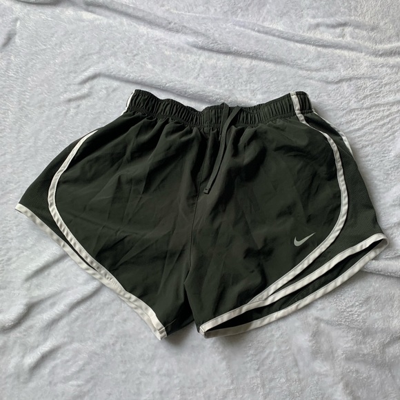 Nike running shorts - Picture 1 of 2